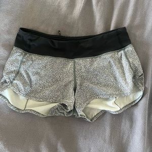 Lululemon shorts 2.5